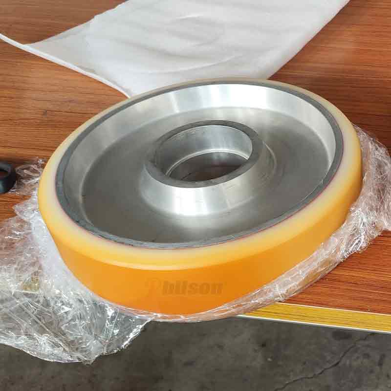 武汉某欢乐谷游乐设备轮子挂胶应用案例