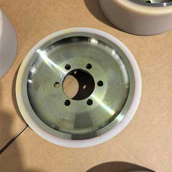 仓储型重载AGV包胶轮